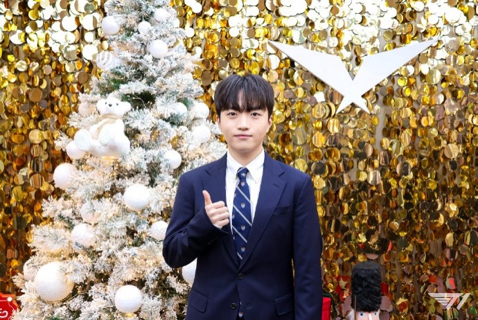 T1官方更新社媒动态 晒LCK Awards现场返图